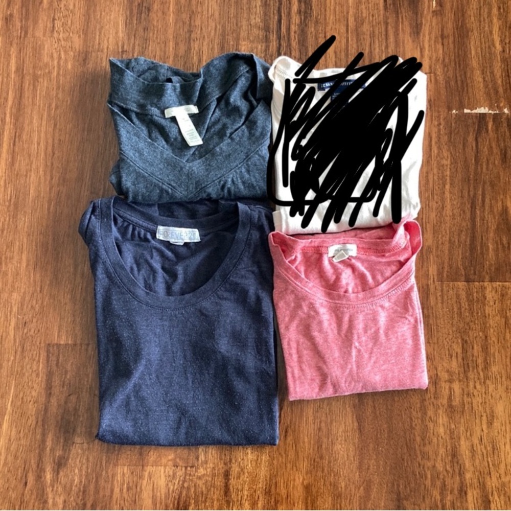 Zenana Outfitters Women’s Basic Fitted T-Shirts bundle Size Small EUC